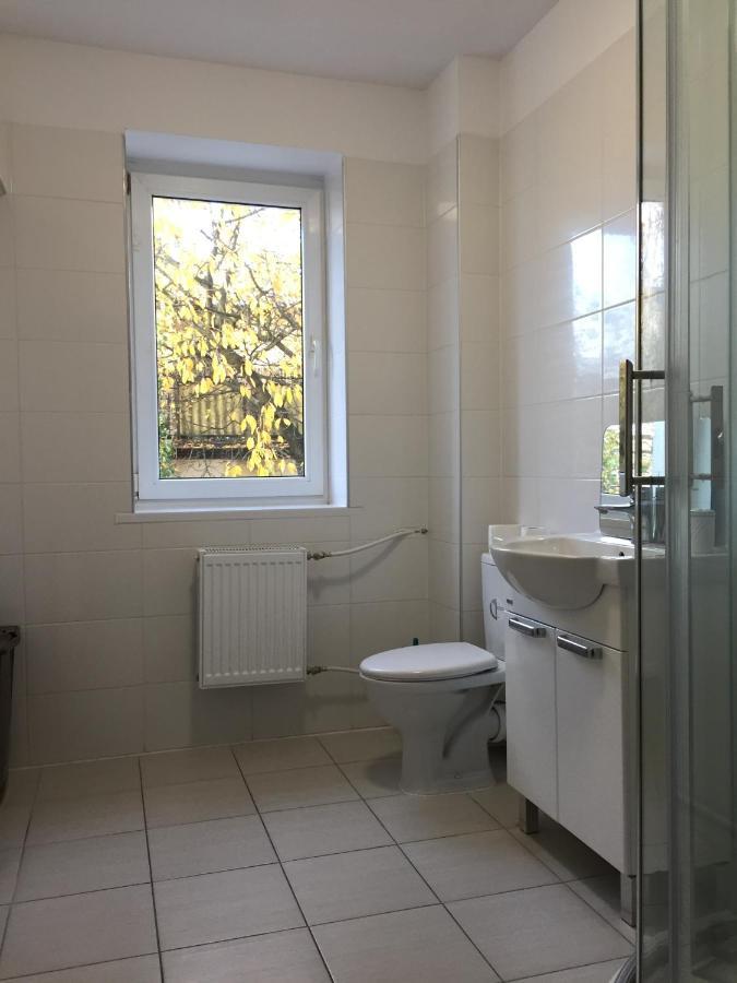 Kwatery Prywatne Jasmin Gniezno Exterior foto