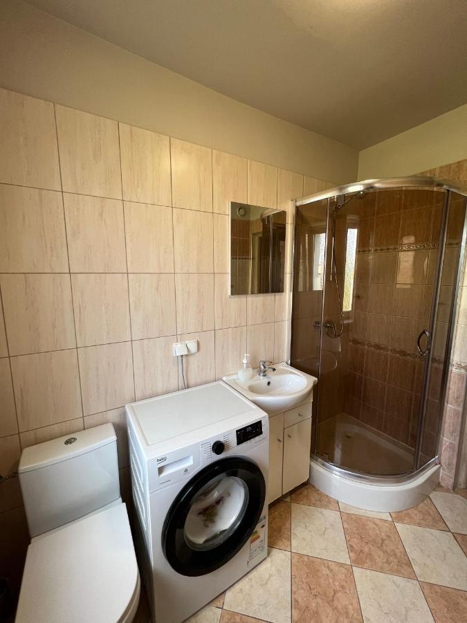 Kwatery Prywatne Jasmin Gniezno Exterior foto