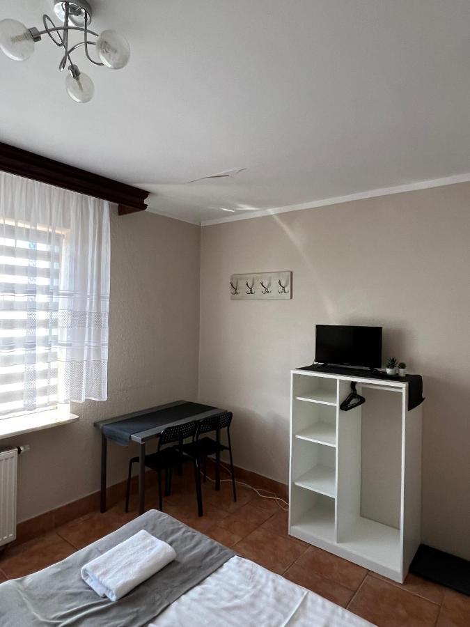 Kwatery Prywatne Jasmin Gniezno Exterior foto